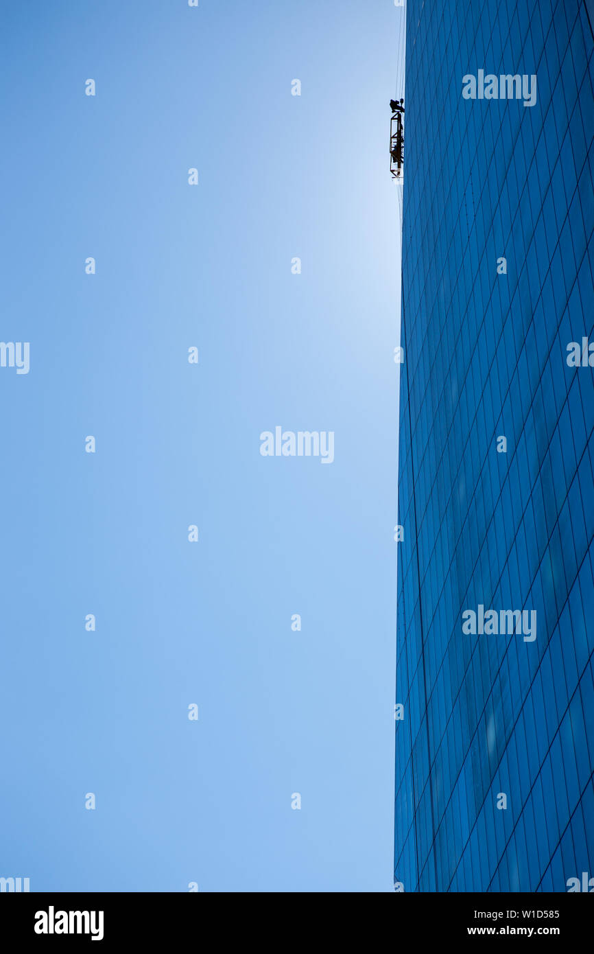 Skyscraper Window Cleaners on the Scalpel in the City of London financial area Stock Photo