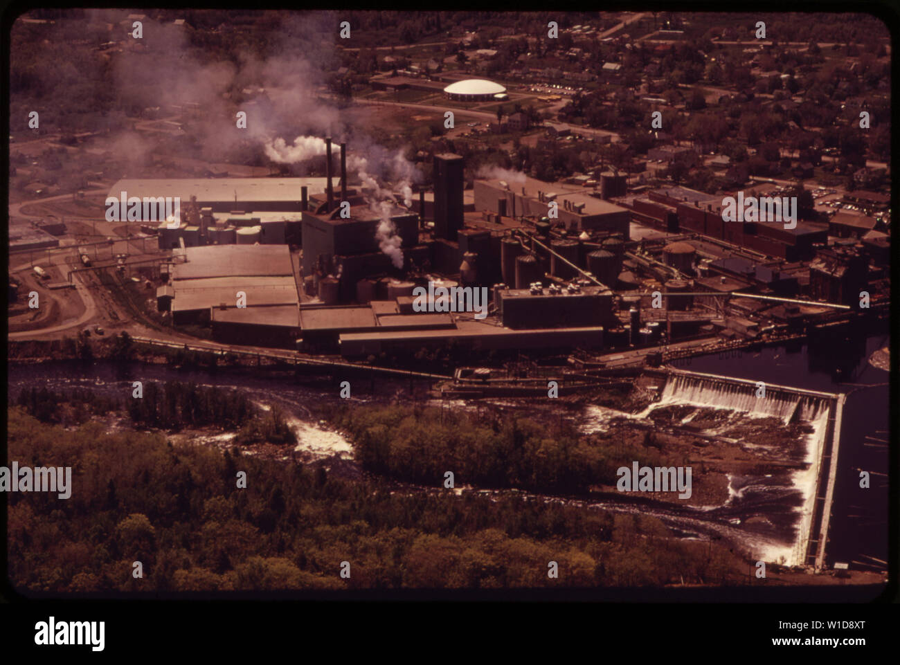 PACIFIC PAPER PLANT ON THE ST. CROIX RIVER IN WOODLAND Stock Photo Alamy