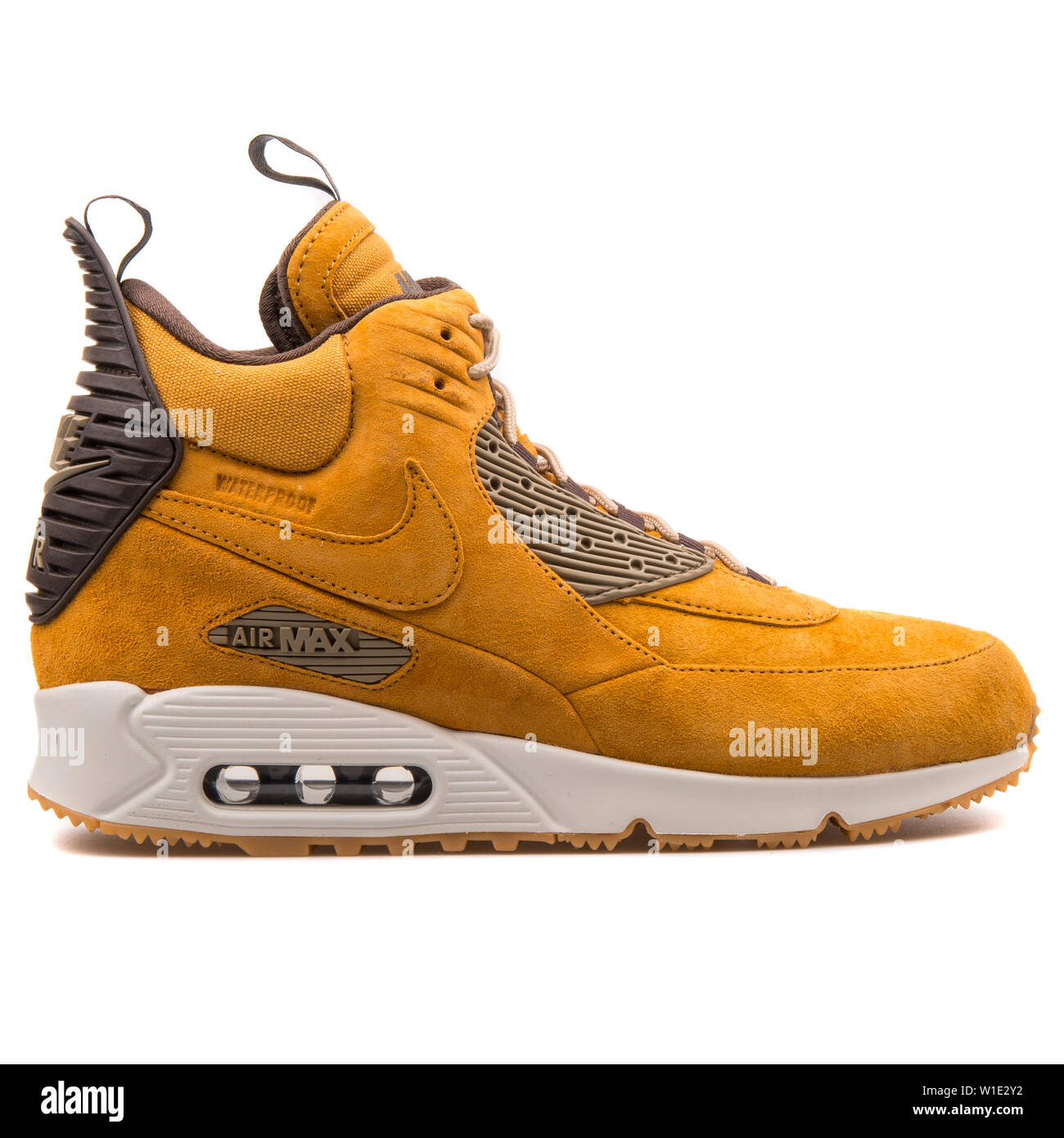 VIENNA, AUSTRIA - AUGUST 25, 2017: Nike Air Max 90 Mid Winter brown and  black sneaker on white background Stock Photo - Alamy
