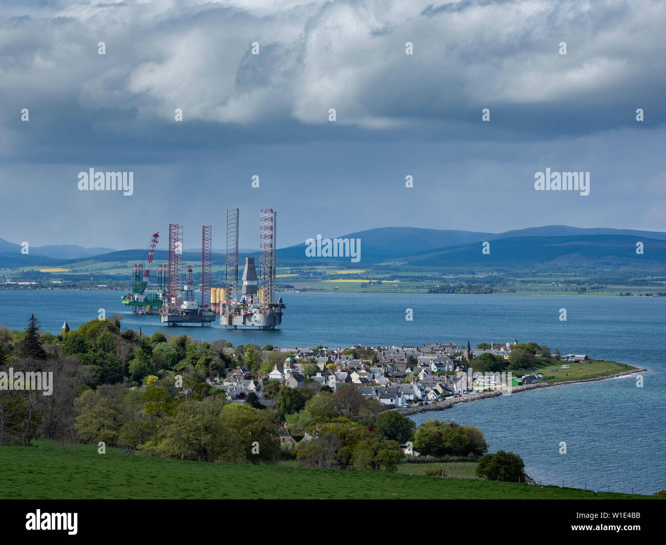 Oil platforms and rigs in the Cromarty Firth next to the town of Cromarty, Black Isle, Highland, Scotland Stock Photo