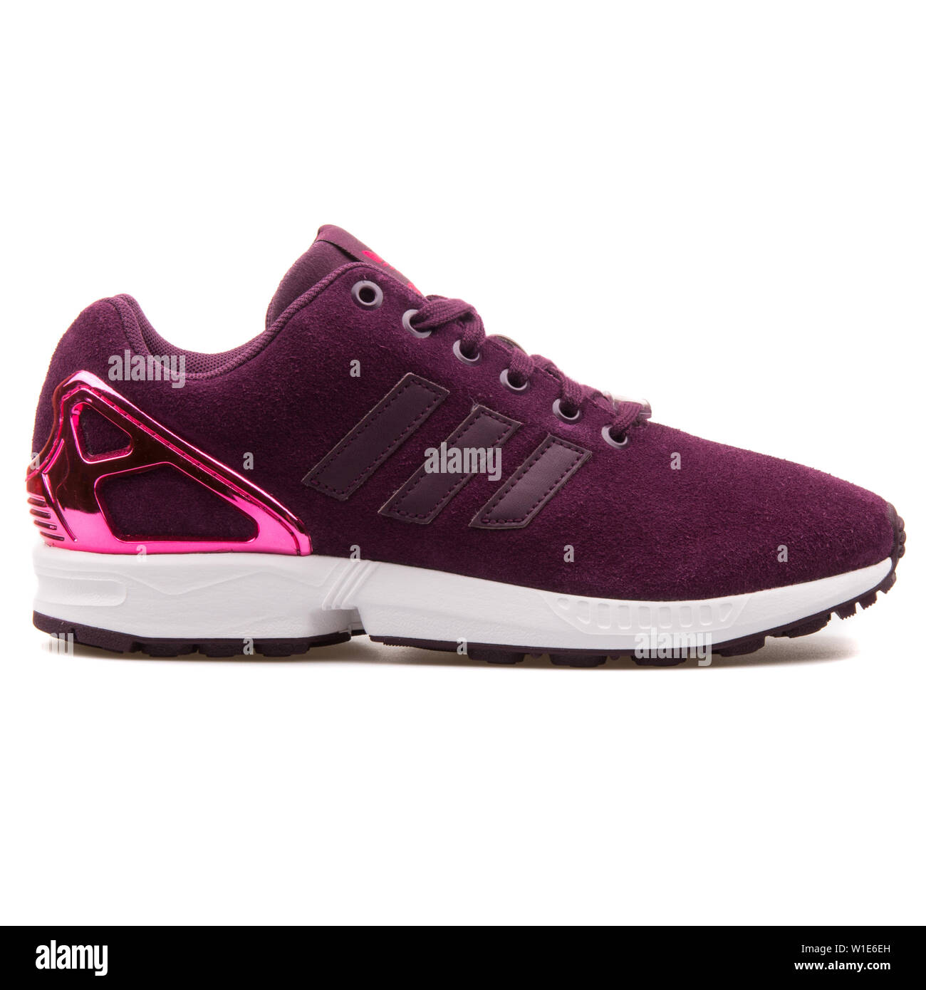 White leather adidas shoes Cut Out Stock Images Pictures Page 3 Alamy