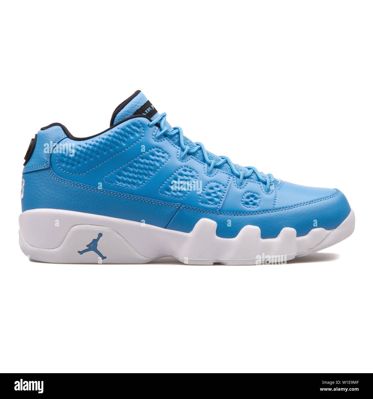 Nike Air Jordan 9 Retro Low University 