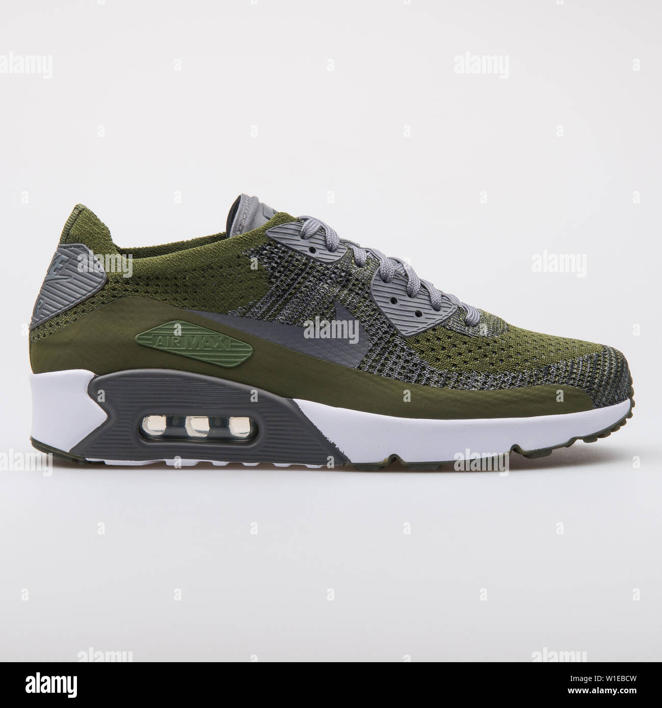 Nike air max hi-res stock photography and images - Page 14 - Alamy