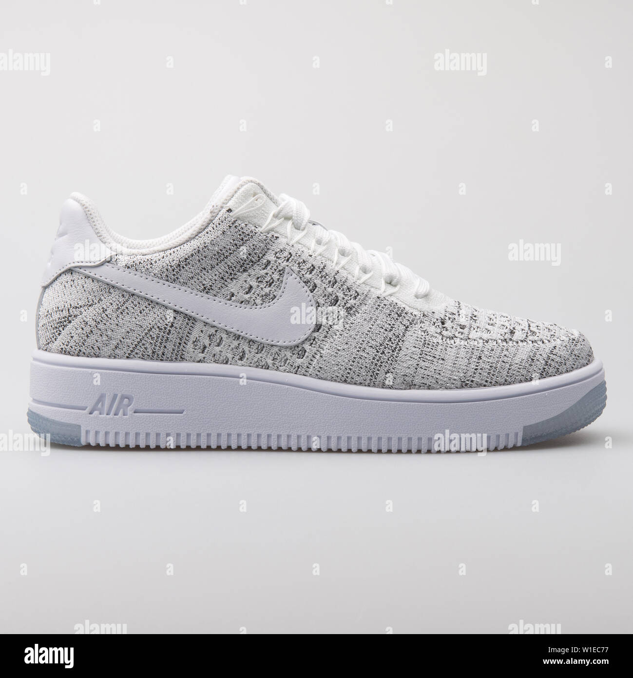 nike air force 1 flyknit 2017