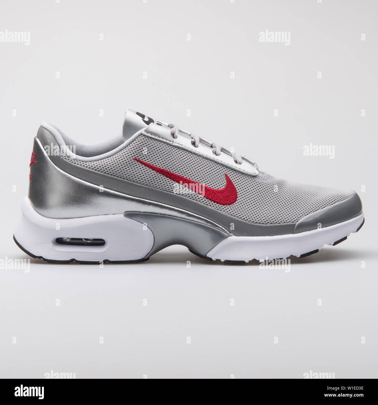 Nike air max trainers hi-res stock photography and images - Page 10 - Alamy