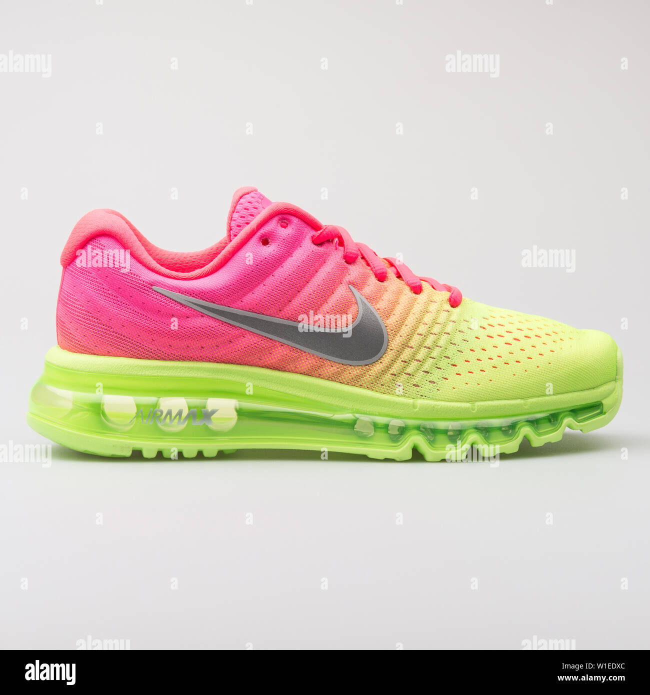 Nike air max trainers hi-res stock photography and images - Page 10 - Alamy