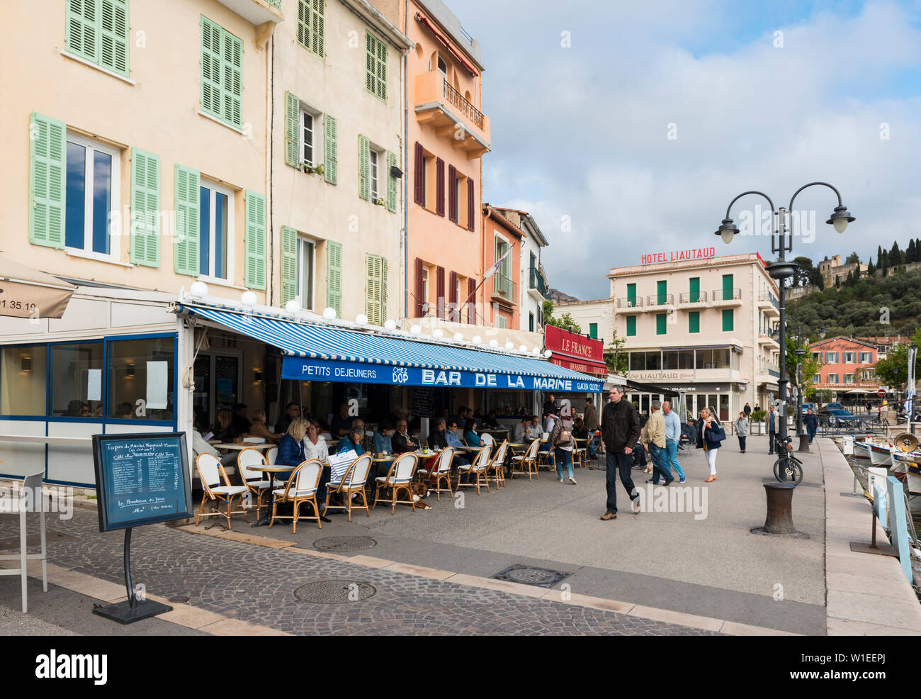 Cafe, Cassis, Bouches du Rhone, Provence, Provence-Alpes-Cote d'Azur, France, Europe Stock Photo