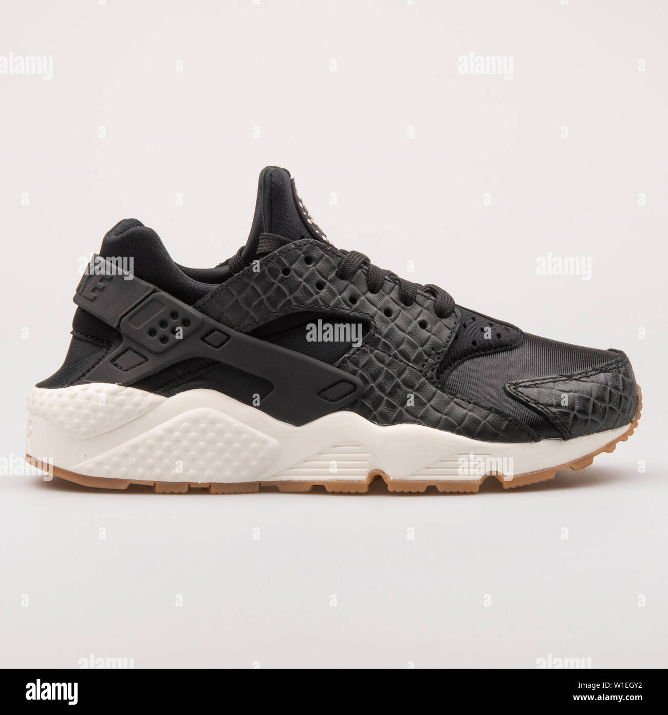 Air huarache run ultra white/black/gum shop yellow/white