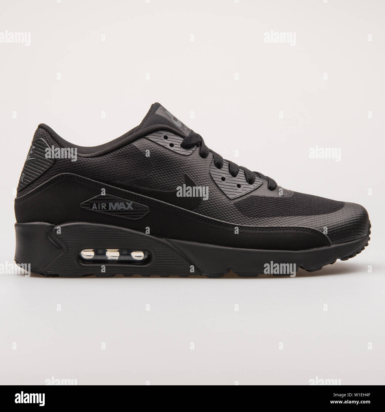 Nike air max hi-res stock photography and images - Page 14 - Alamy