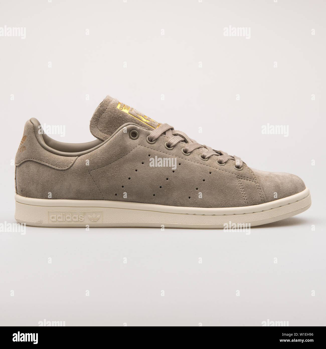 Stan smith sneaker hi-res stock photography and images - Alamy
