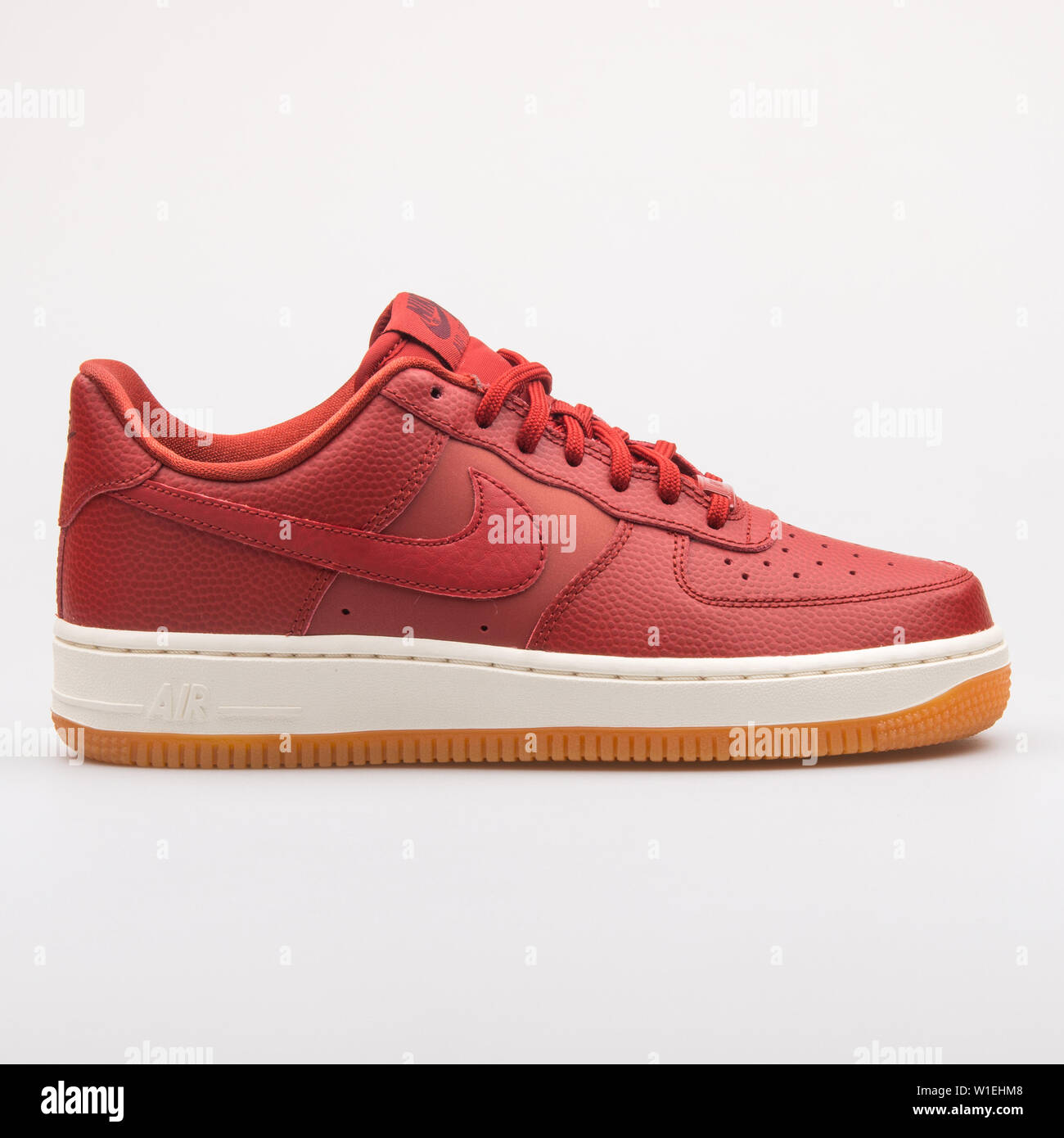 Air force 1 red gum bottom sales