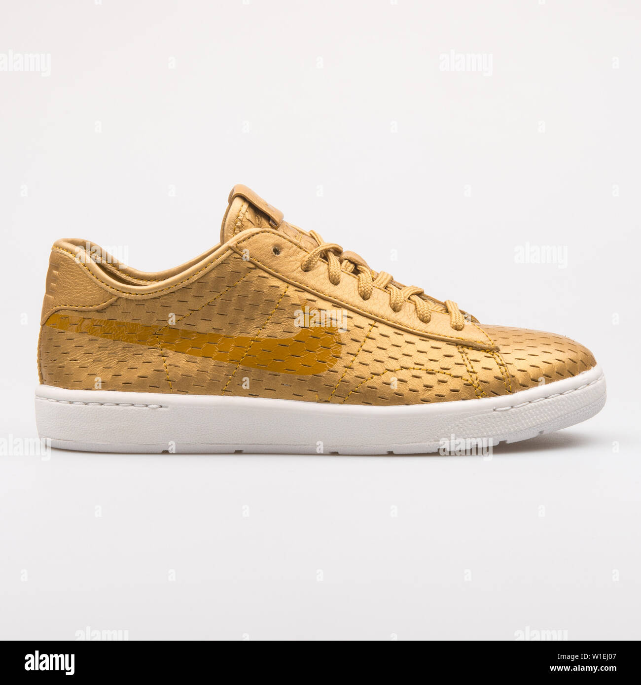 Nike tennis shoes hi-res stock photography and images - Alamy