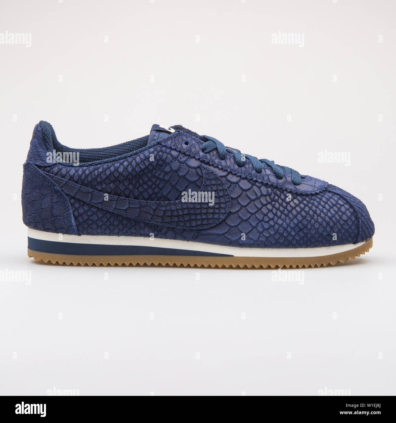 nike cortez leather premium