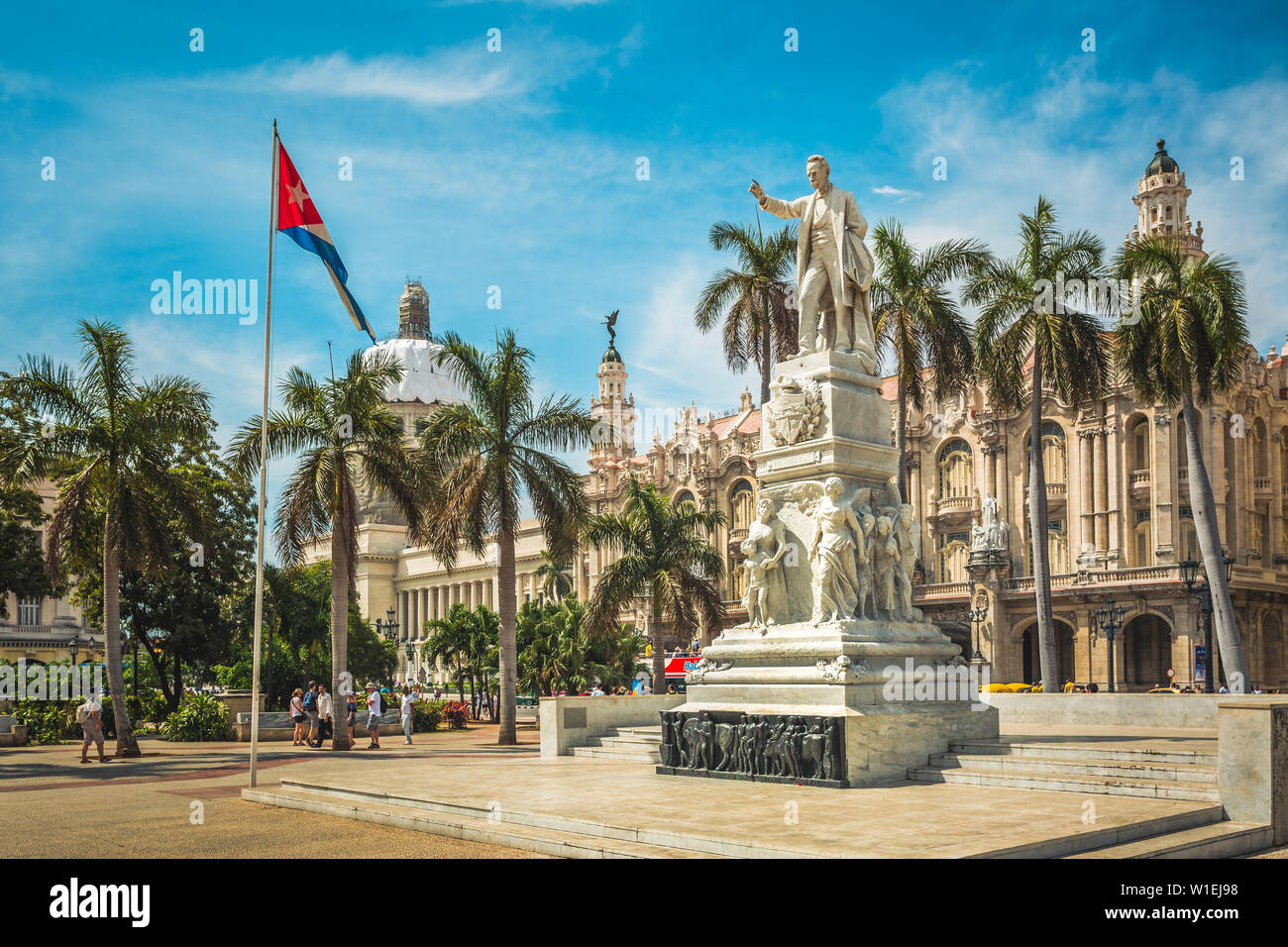Statute Estatua a Jose Marti in Parque Central, The Gran Teatro de La Habana, El Capitolio, La Habana (Havana), Cuba, West Indies, Caribbean Stock Photo