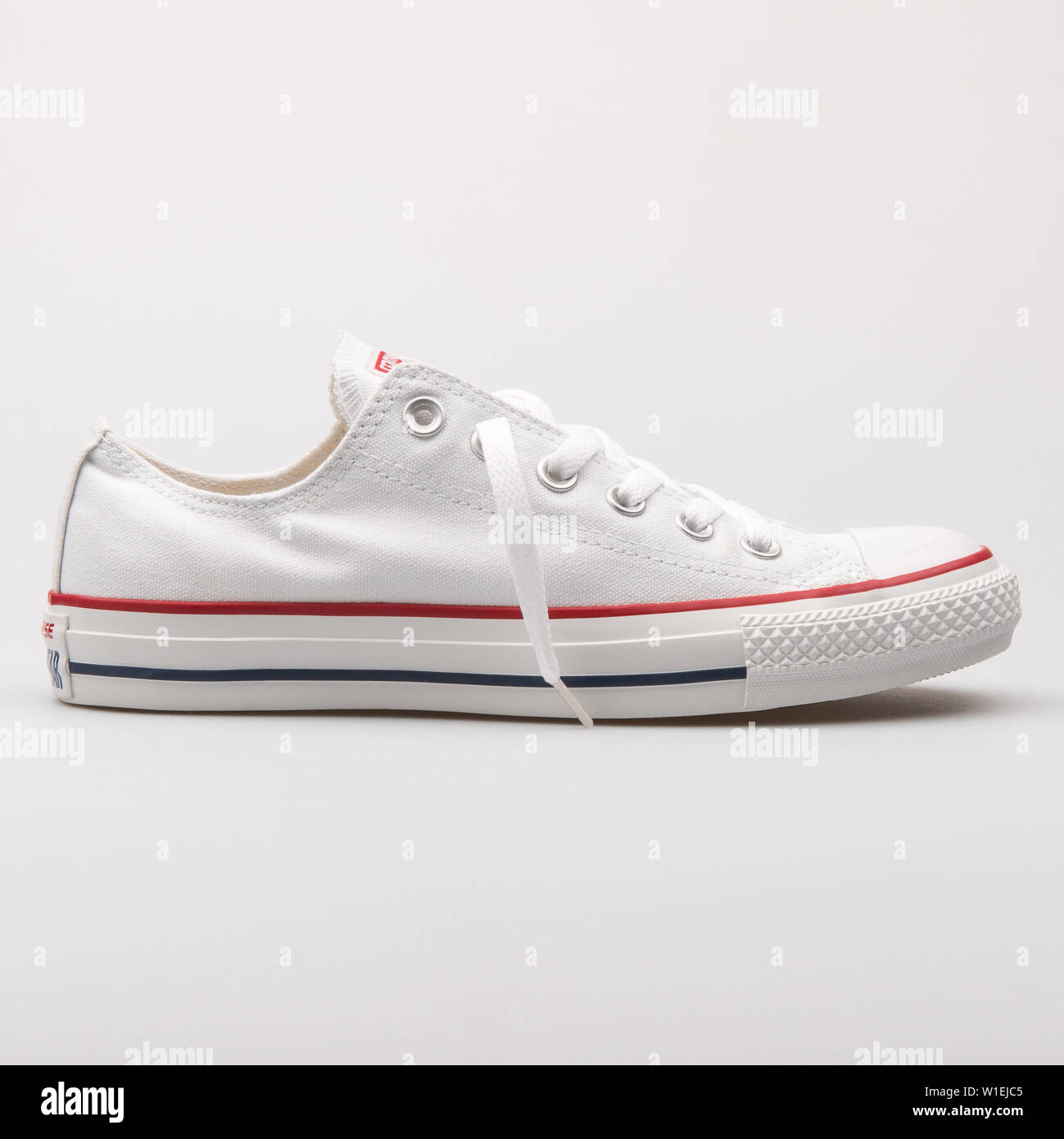 VIENNA, AUSTRIA - AUGUST 23, 2017: Converse Chuck Taylor All Star OX white  sneaker on white background Stock Photo - Alamy