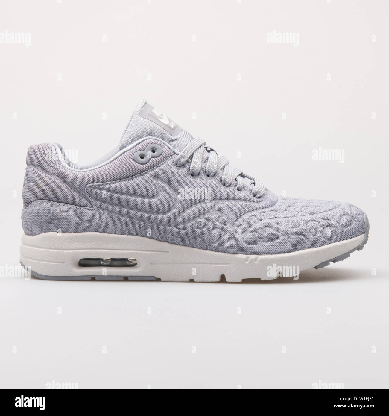 Air max nike white hi-res stock photography and images - Page 11 - Alamy