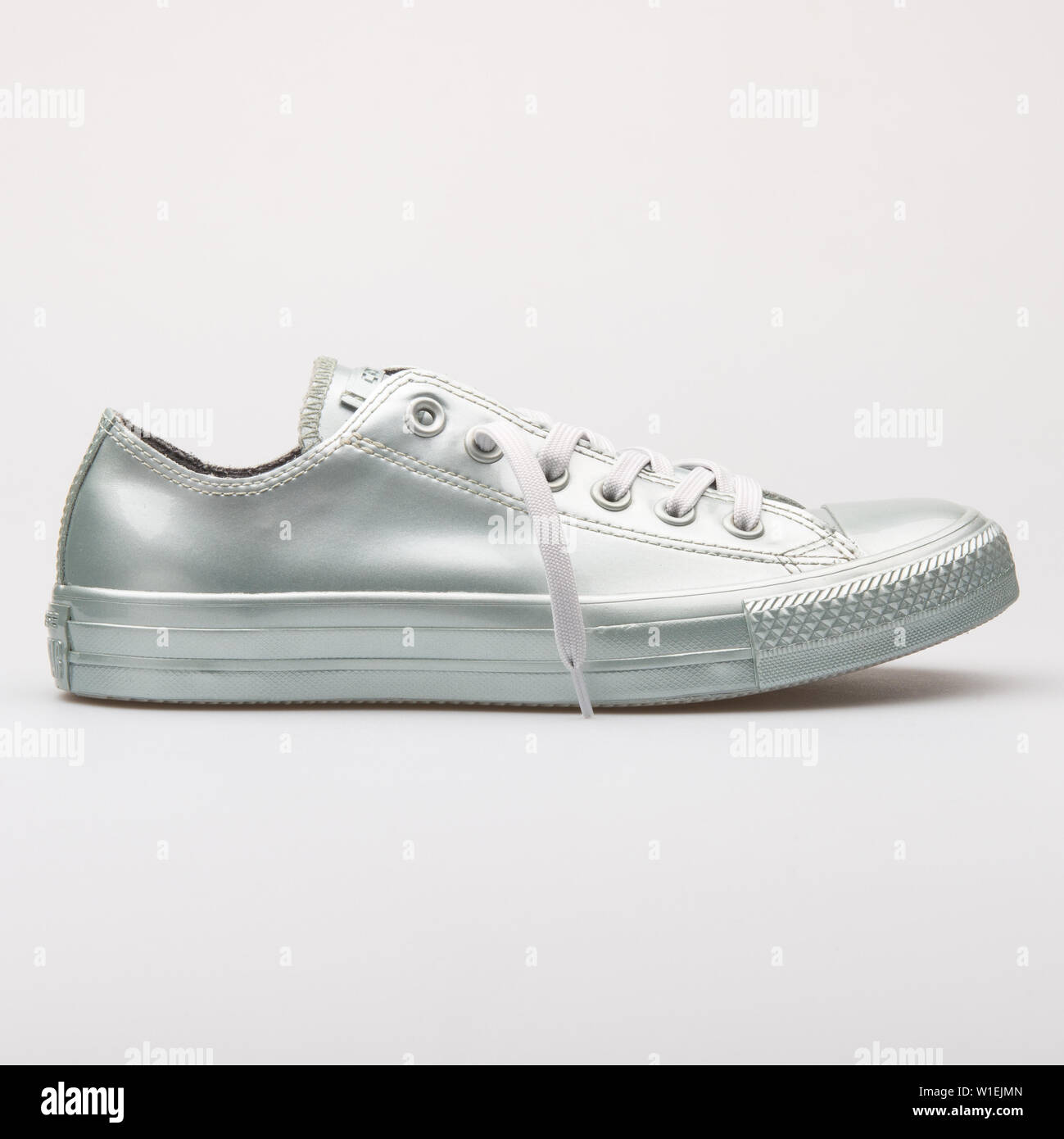 converse chuck taylor all star metallic rubber low top
