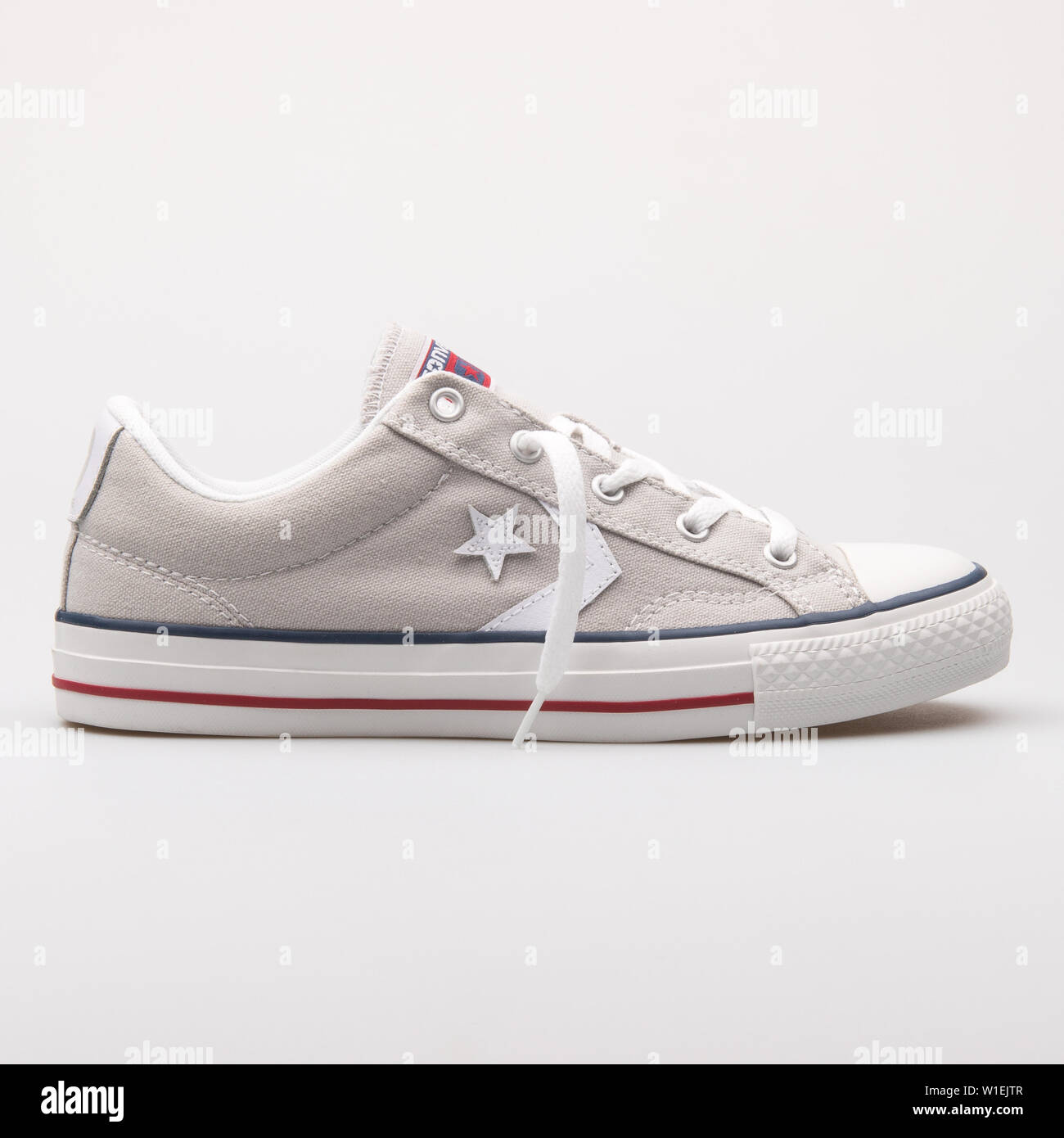 VIENNA, AUSTRIA - AUGUST 23, 2017: Converse Chuck Taylor All Star Player OX  cloud grey sneaker on white background Stock Photo - Alamy