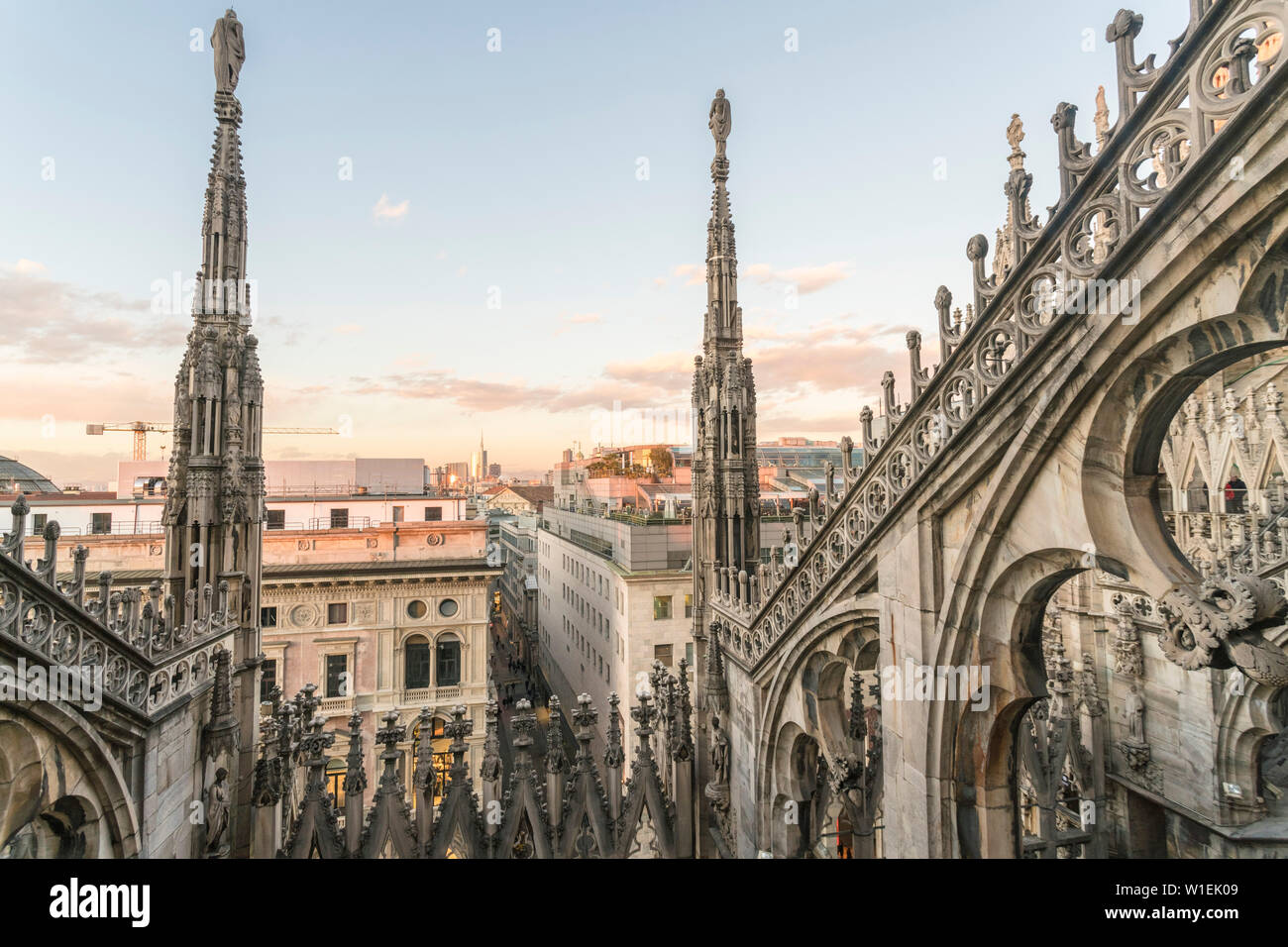 Monuments in milan hires stock photography and images Alamy