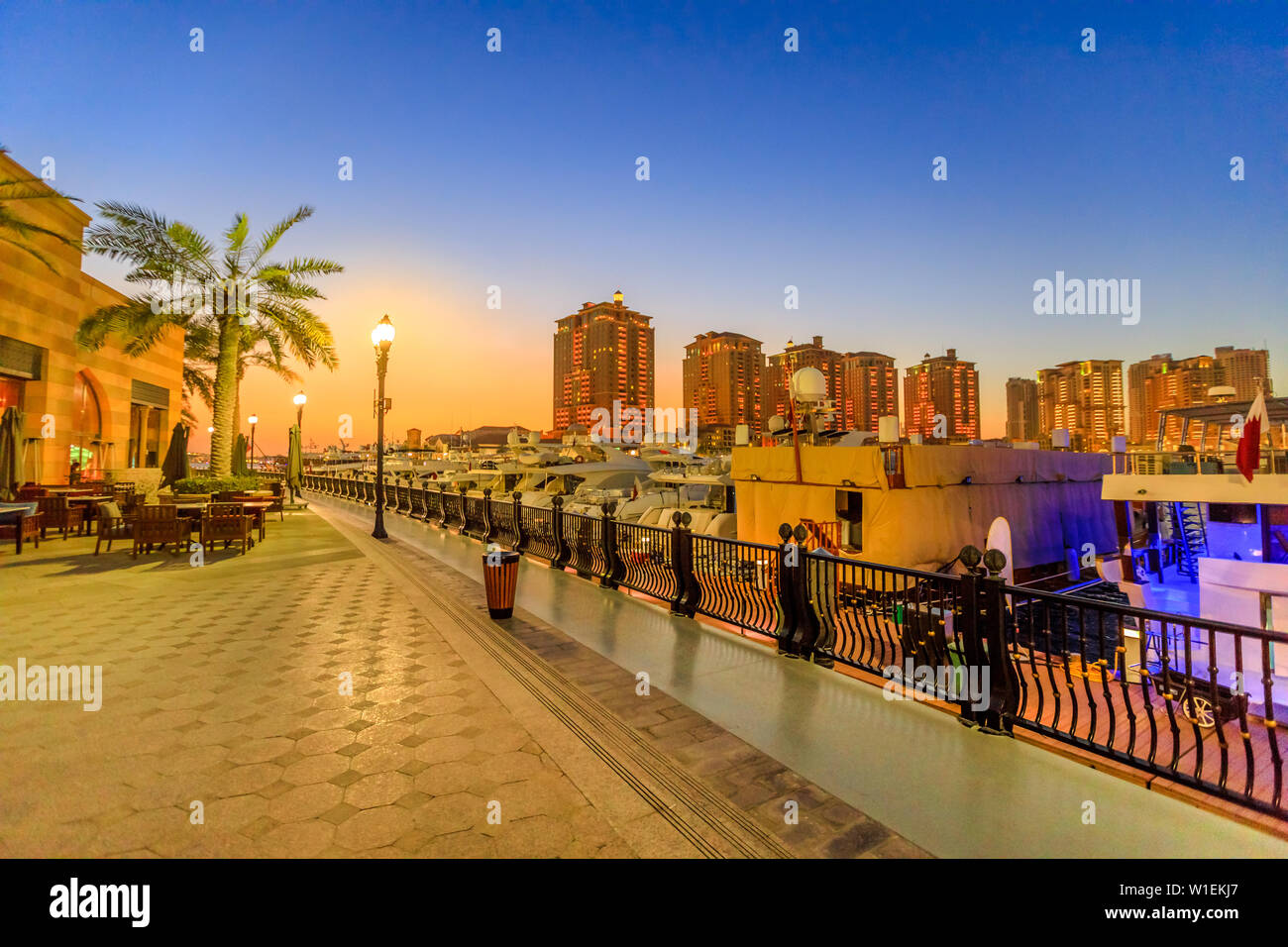 The Pearl Qatar Night view || Doha || Qatar