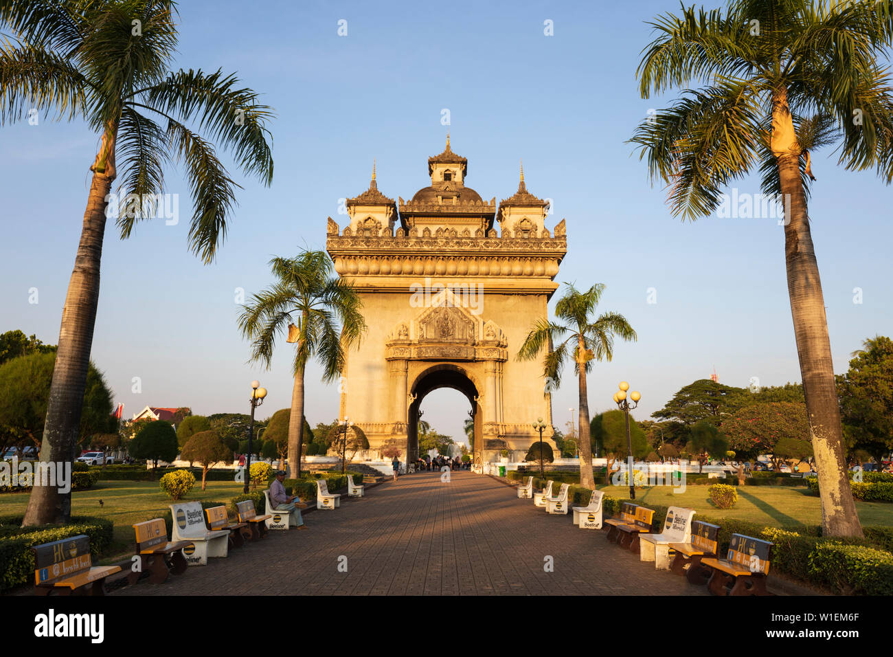 Patuxai Victory Monument (Vientiane Arc de Triomphe), Vientiane, Laos, Indochina, Southeast Asia, Asia Stock Photo