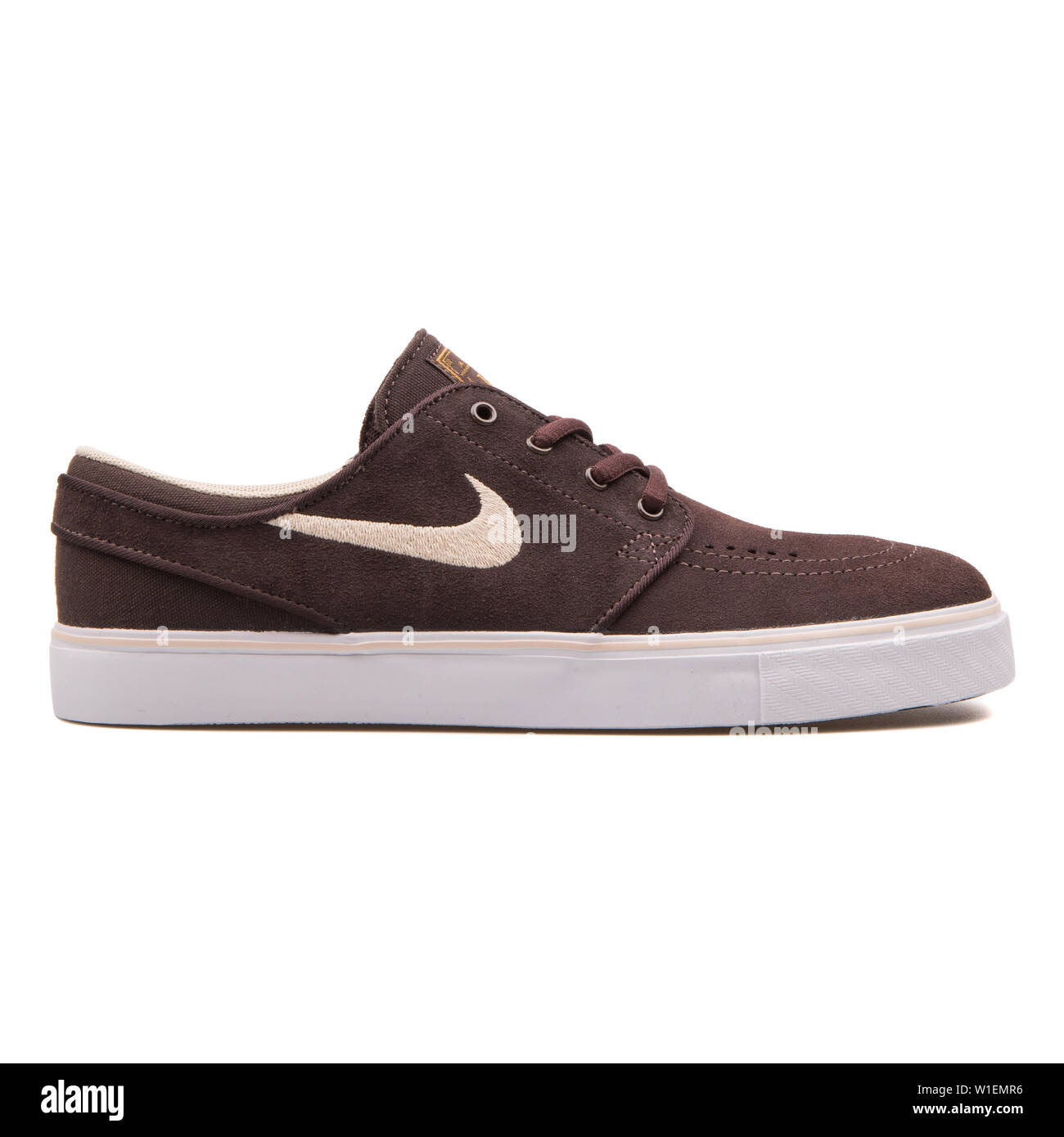 Brown nike sneakers hi-res stock photography and images - Alamy