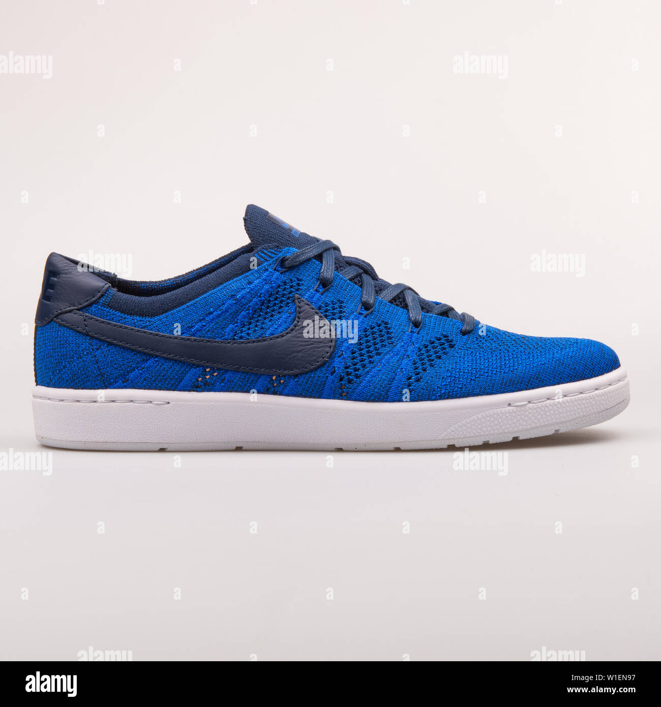 Nike tennis classic ultra flyknit clearance homme