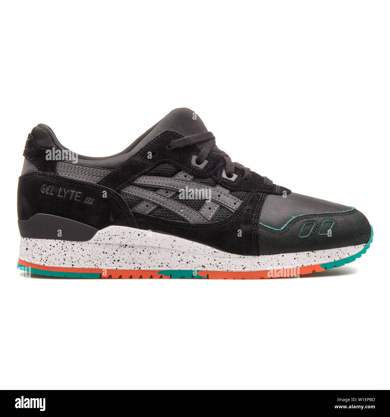 Asics black hi-res stock photography and images - Alamy