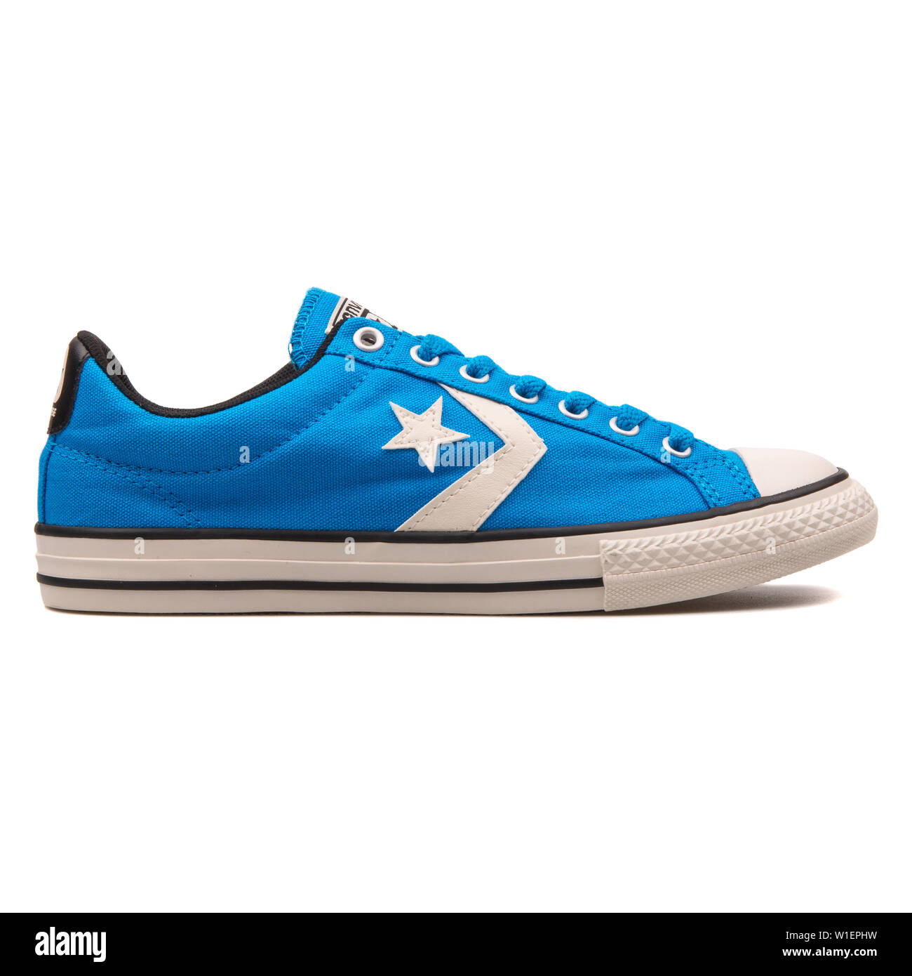 VIENNA, AUSTRIA - 10, 2017: Converse Chuck Taylor Star Player EV OX blue on white background Stock Photo - Alamy