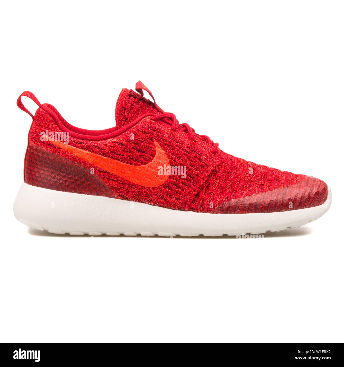 nike roshe one flyknit 2017