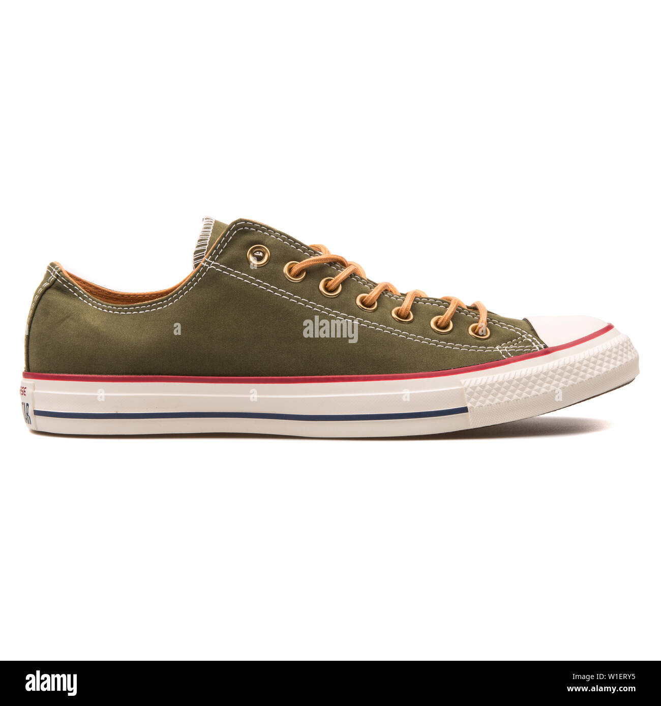 Green converse all star trainers hi-res stock photography and images - Alamy