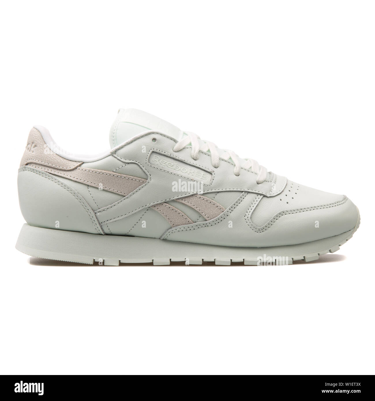 reebok classic gold leather spirit sneakers