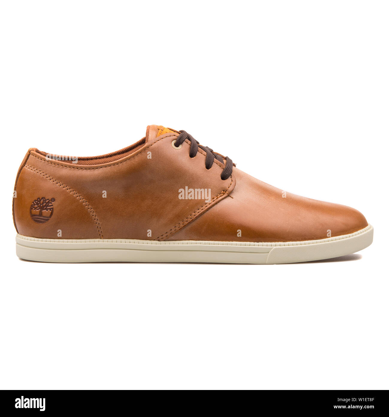 VIENNA, AUSTRIA - AUGUST 10, 2017: Timberland Fulk LP Low Copper Kettl  brown sneaker on white background Stock Photo - Alamy