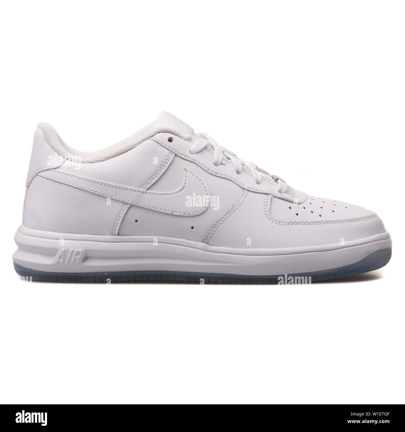 nike lunar force 1 2017