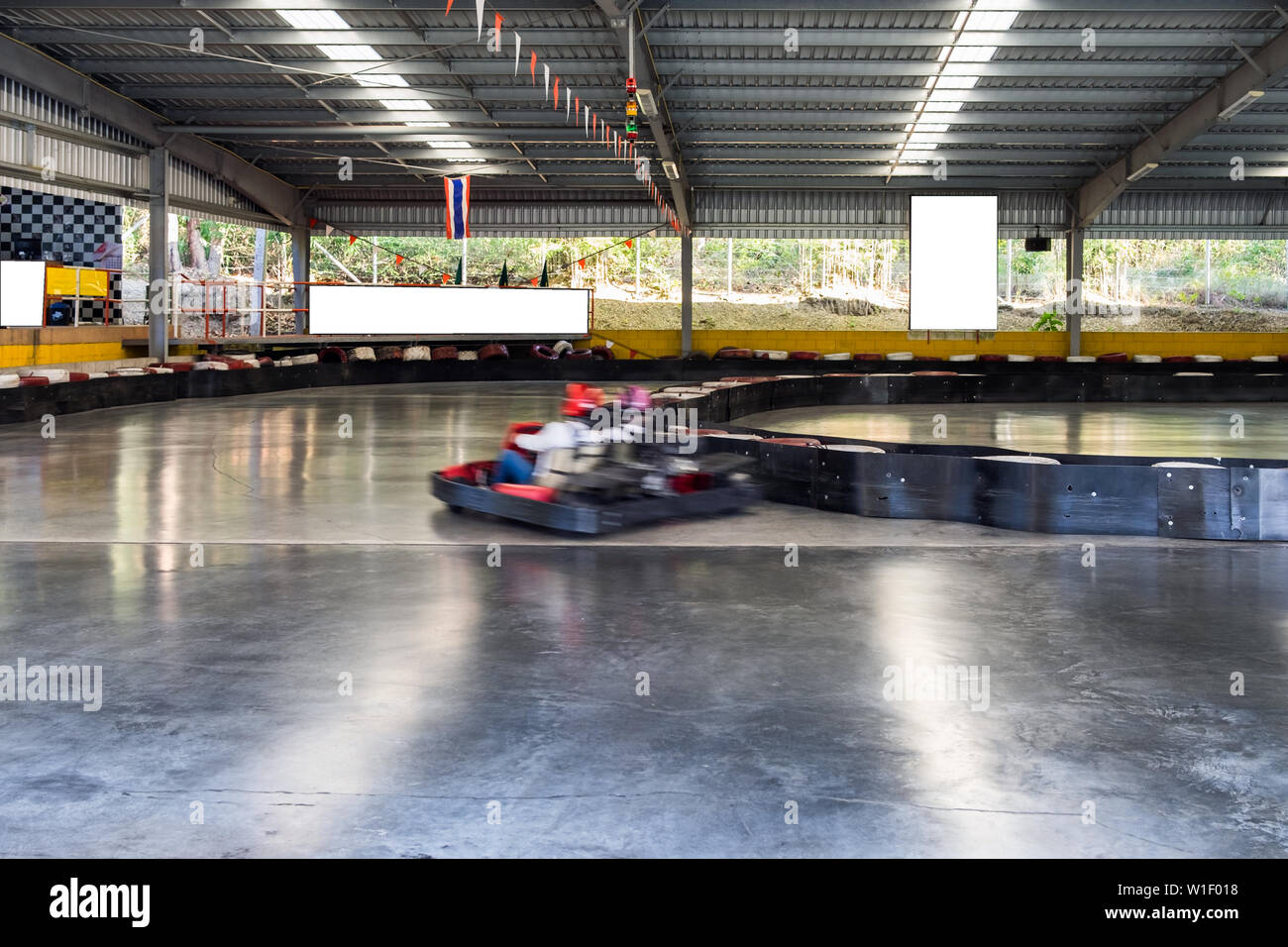 Motion blurred racetrack hi-res stock photography and images - Alamy