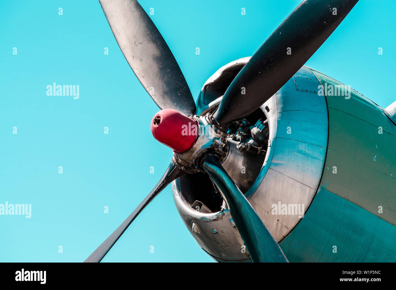 Propeller engine of an aircraft. Old piston engine and propeller aircraft Stock Photo Alamy