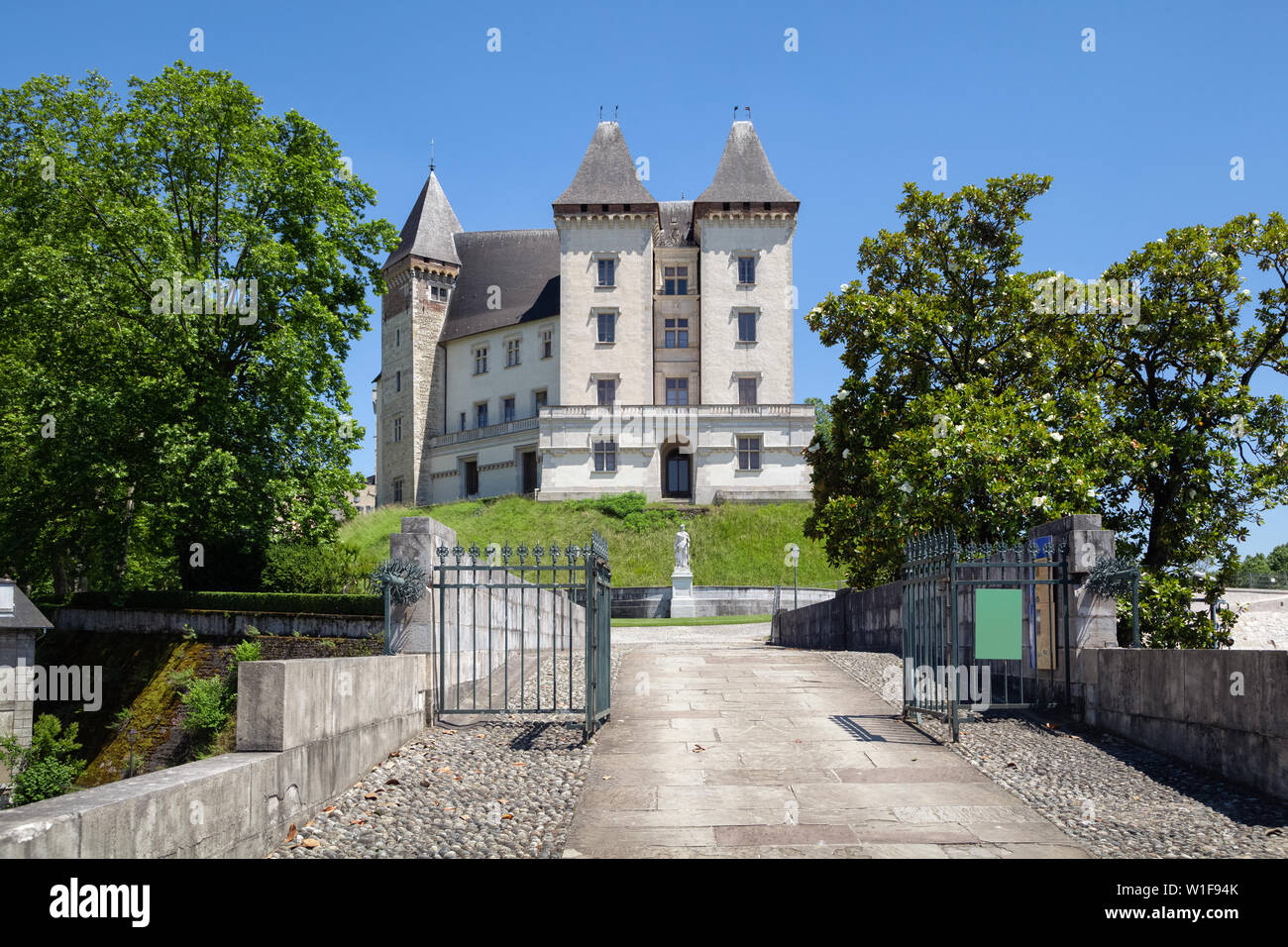 View of Pau Castle (Chateau de Pau), Pyrenees Atlantiques, Aquitaine, France Stock Photo