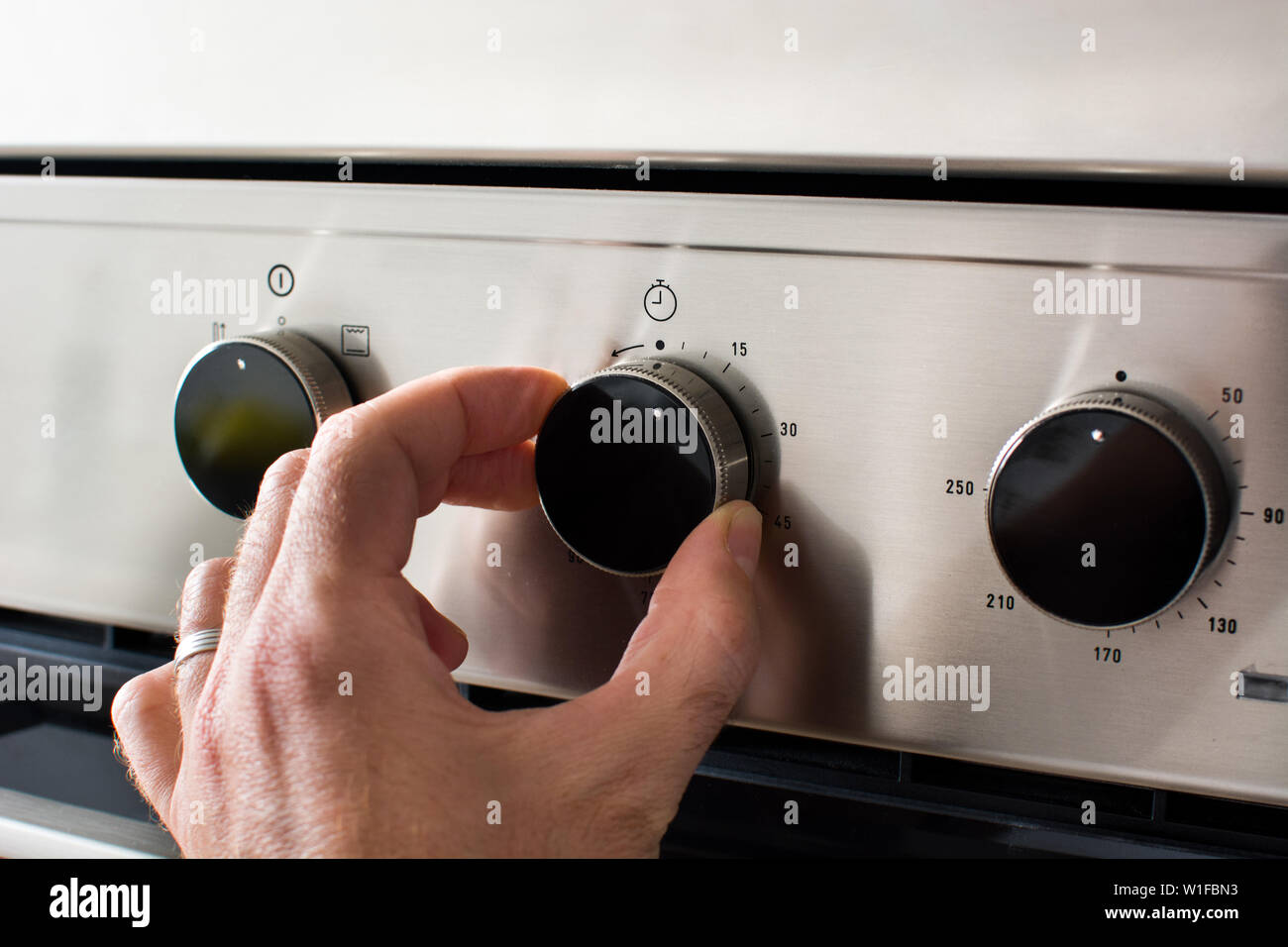 не регулируется температура духового шкафа