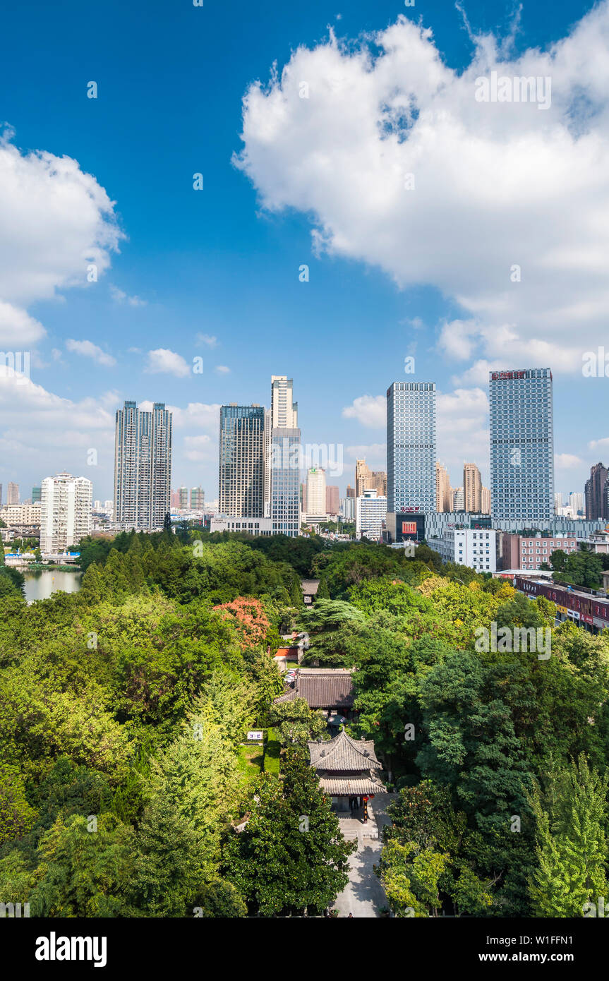 Urban skyline architecture hi-res stock photography and images - Alamy