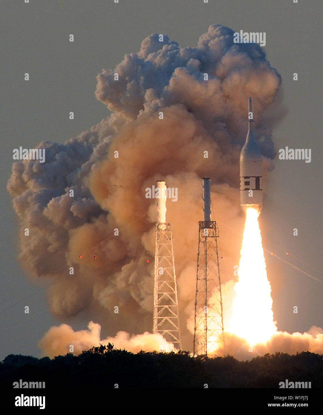 Cape Canaveral, United States. 02nd July, 2019. July 2, 2019 - Cape Canaveral, Florida, United States - A NASA Orion test capsule lifts off on a booster rocket on July 2, 2019 from Space Launch Complex 46 at Cape Canaveral Air Force Station in Cape Canaveral, Florida. The launch resulted in a successful test of Orion's launch abort system which is designed to quickly get astronauts safely away from their launch vehicle if there is a problem during ascent to space. Credit: Paul Hennessy/Alamy Live News Stock Photo