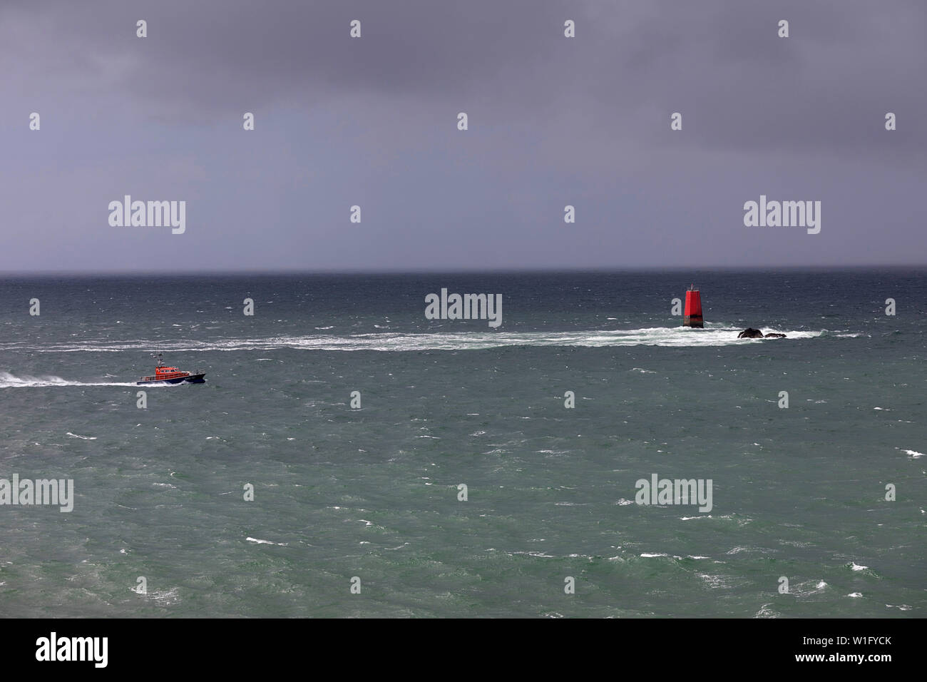 Lighthouse ship storm sea waves hi-res stock photography and images - Alamy