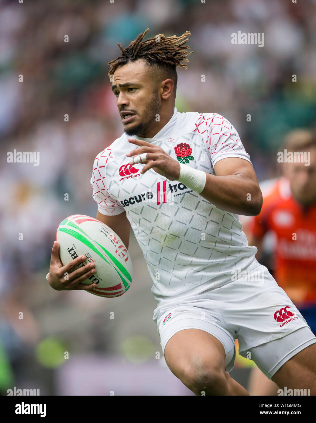 26 May 2019, Great Britain, London: The penultimate tournament of the HSBC World Rugby Sevens Series on 25 and 26 May 2019 in London (GB). Femi Sofolarin (England, 13). Photo: Jürgen Kessler/dpa Stock Photo