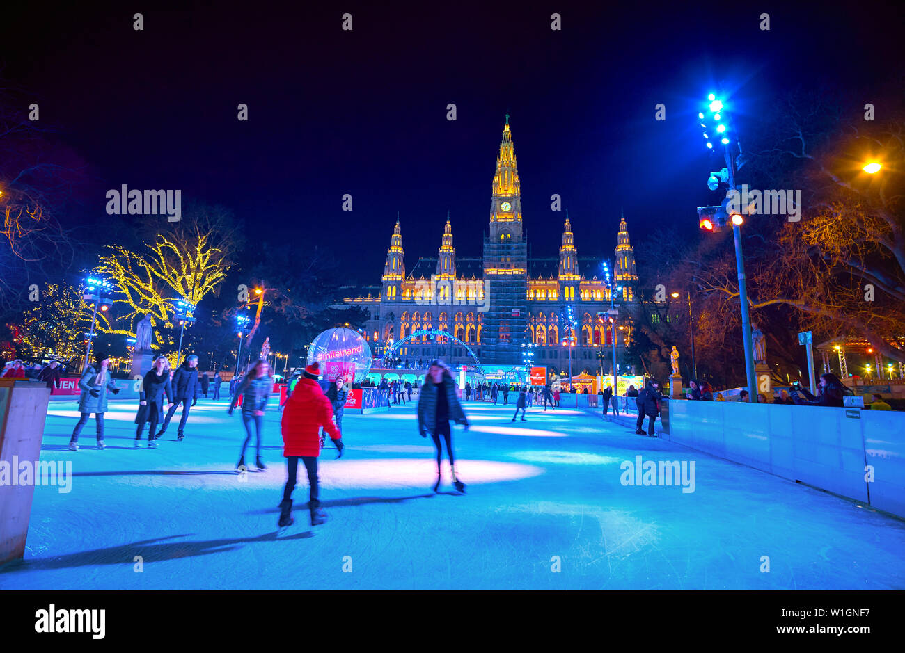 Vienna city hall ice rink hires stock photography and images Alamy