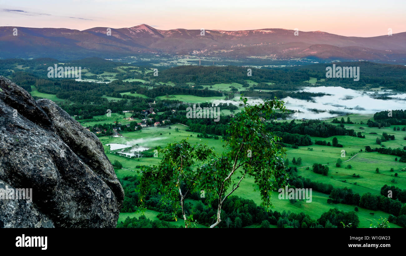 Sunlight sunrise over mountains hi-res stock photography and images - Alamy