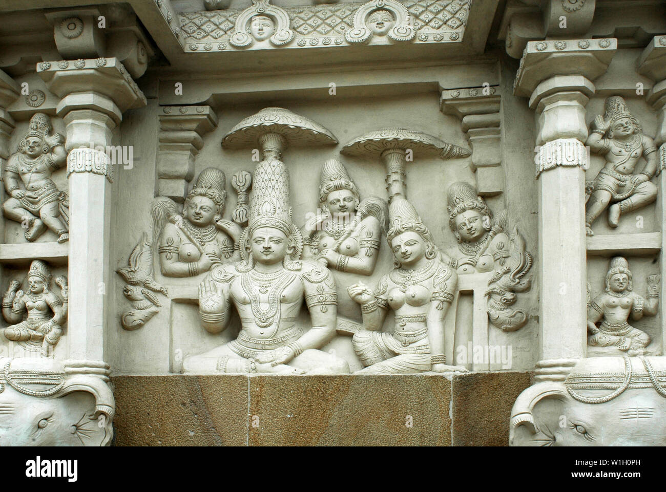 Statues in Hindu temple Kailasanatha, Kanchipuram, Tamil Nadu, India