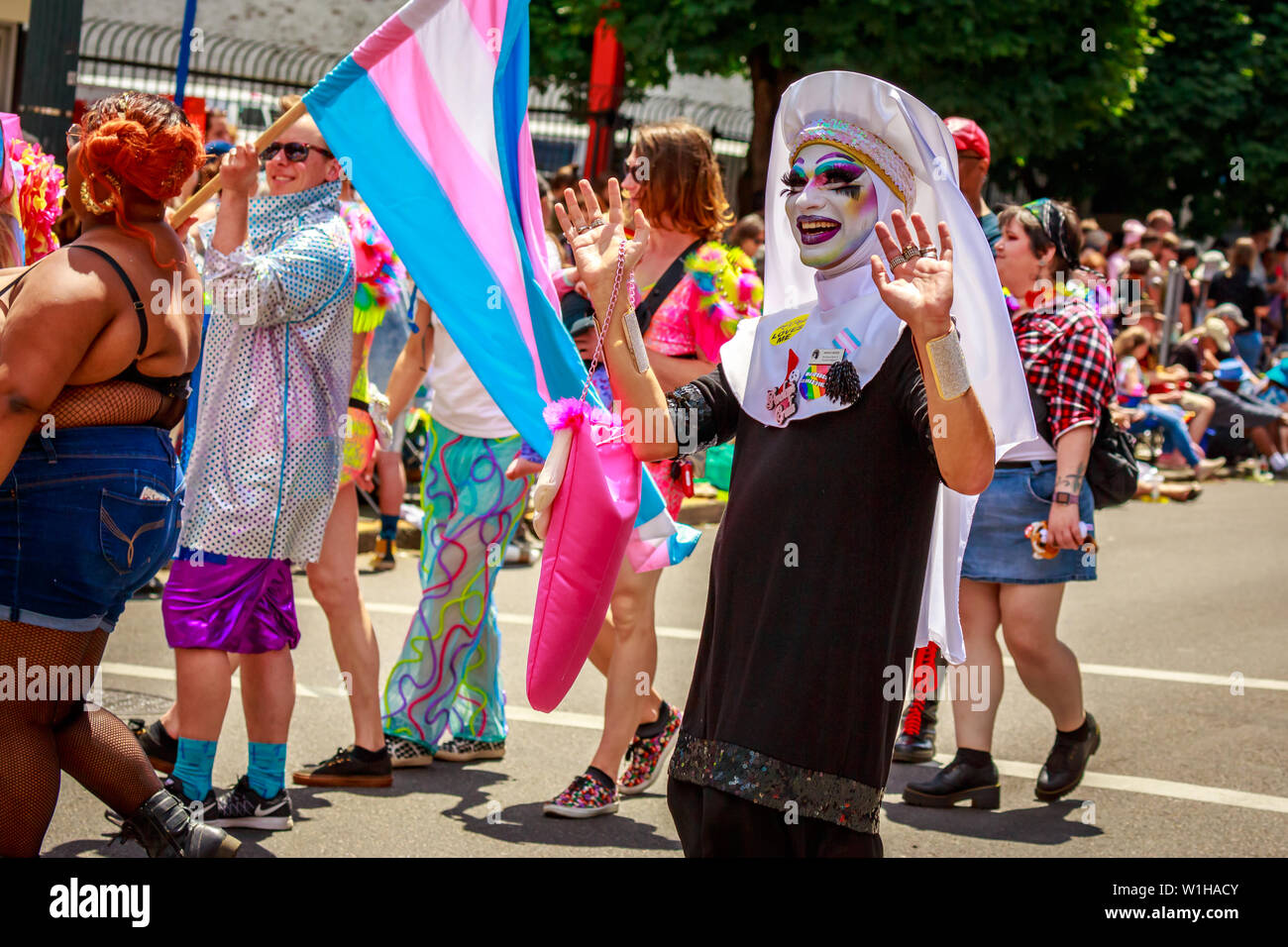 Sisters of perpetual indulgence hi-res stock photography and images - Alamy
