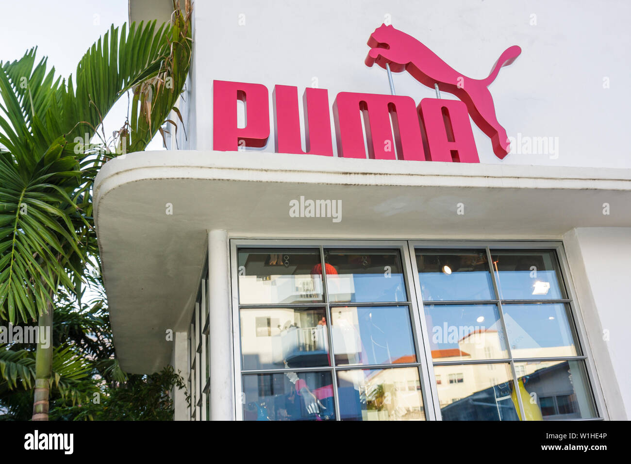puma three quarter pants