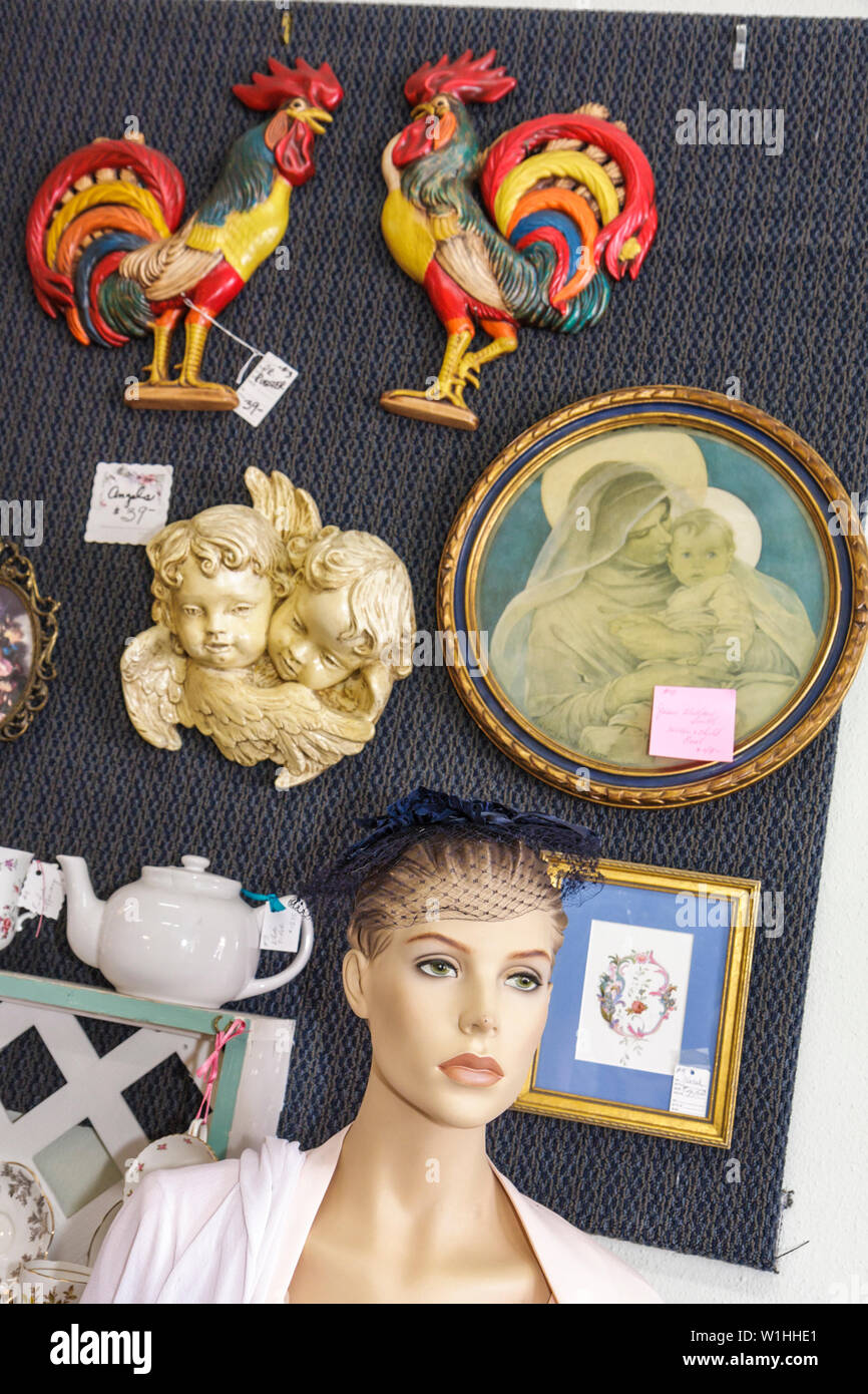 Clermont Florida Downtown Vintage Second Hand Shop Store Business
