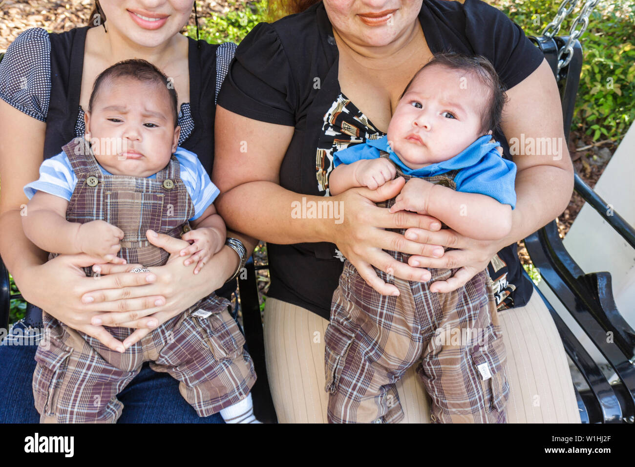 Mexican mother and baby hi-res stock photography and images - Alamy, image size:1300x956