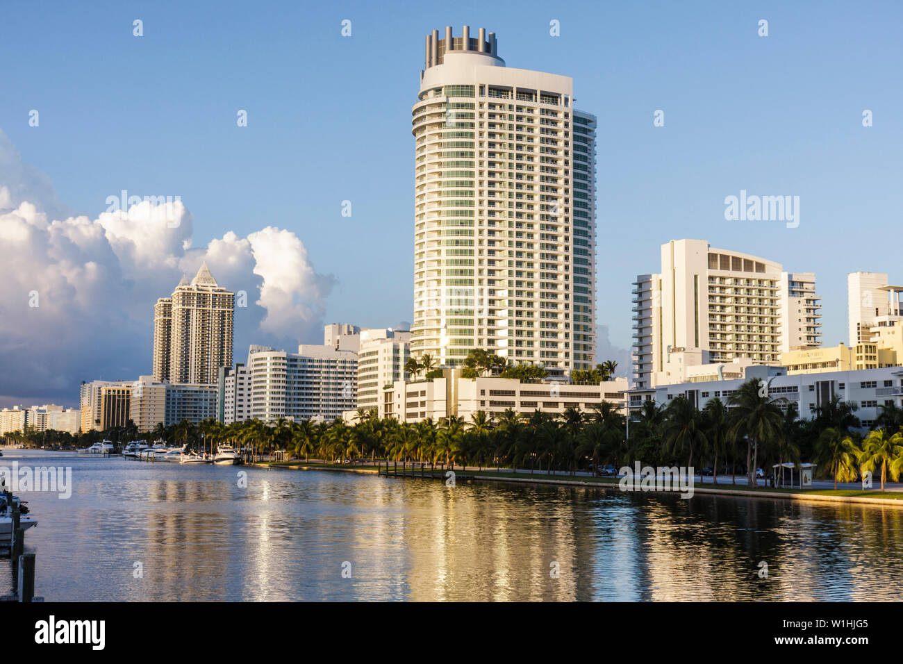 Fontainebleau Miami Beach Hotel High Resolution Stock Photography and ...